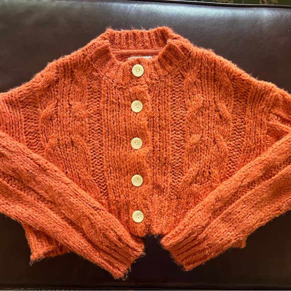 Urban Outfitters women’s size M cropped cardigan - Picture 5 of 5